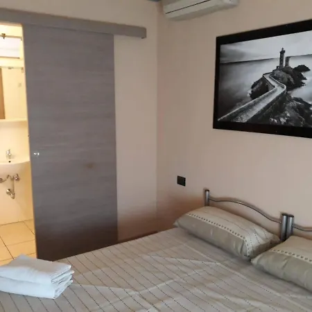 4 Camera Con Cucina Vicino Centro Citta Parcheggio Gratis Διαμέρισμα *