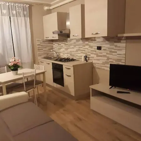 4 Camera Con Cucina Vicino Centro Citta Parcheggio Gratis Διαμέρισμα *