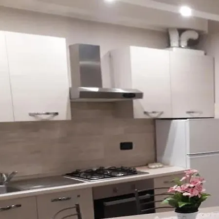 4 Camera Con Cucina Vicino Centro Citta Parcheggio Gratis Διαμέρισμα
