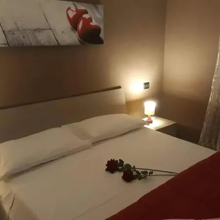 4 Camera Con Cucina Vicino Centro Citta Parcheggio Gratis * Πάρμα