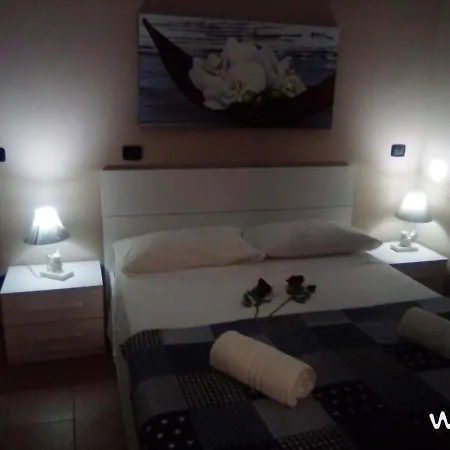 4 Camera Con Cucina Vicino Centro Citta Parcheggio Gratis Διαμέρισμα
